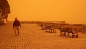 Καιρός: Αφρικανική σκόνη, λασποβροχές και υψηλές θερμοκρασίες – Με κακοκαιρία το Πάσχα